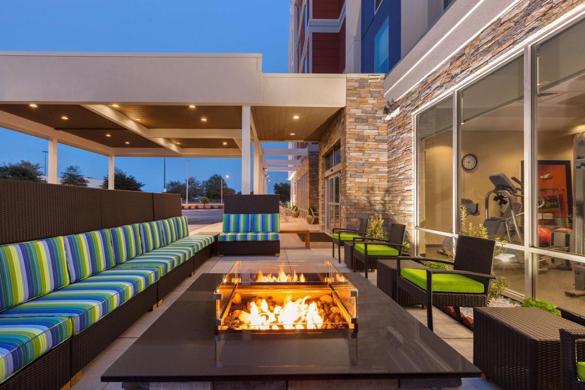 Home2Suites By Hilton Florence Extérieur photo
